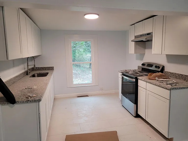 400 Arlington Rd — Photo 4