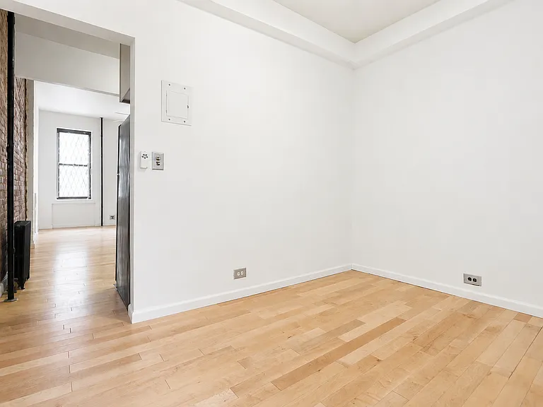 659 Washington St #1F — Photo 5