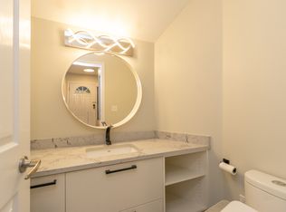 7175 17th Ave #1, Burnaby, BC