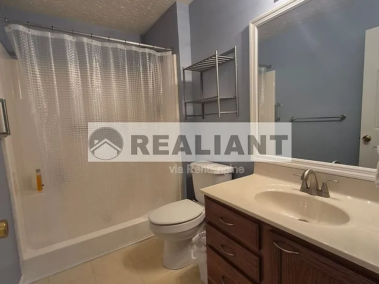 412 Marian Ln #8 — Photo 8