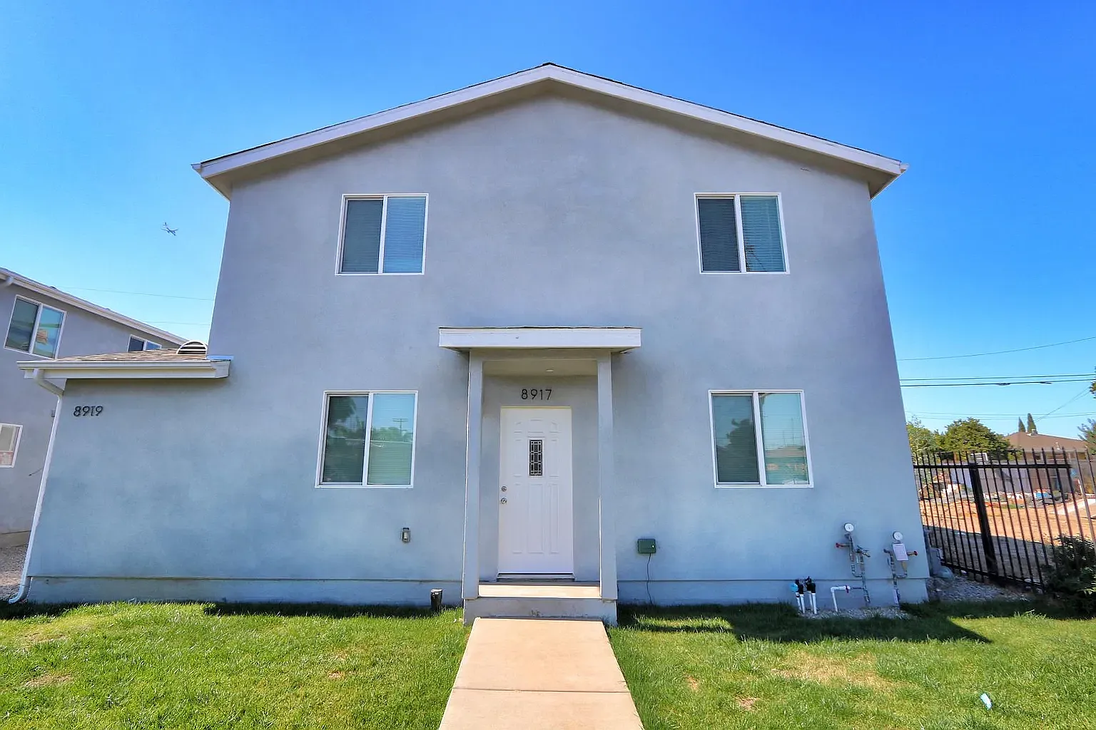6 bed, 1917 sqft, $4,300 — Photo 1