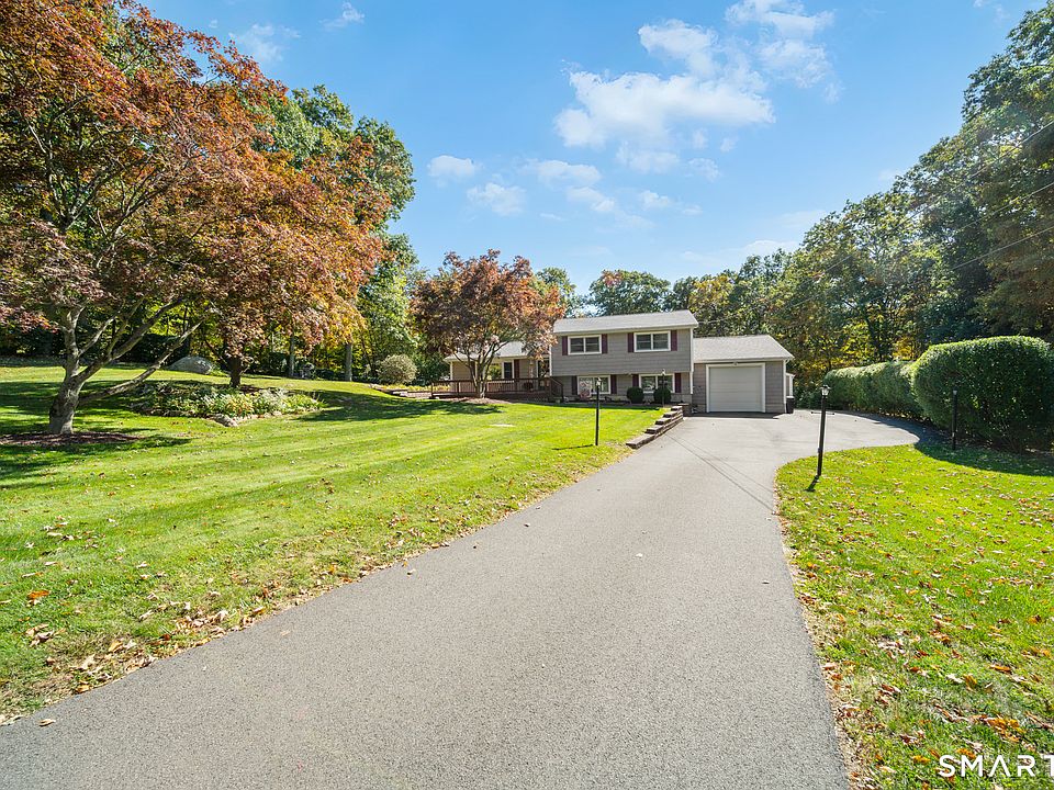 1st image of 5 Twin Rocks Drive