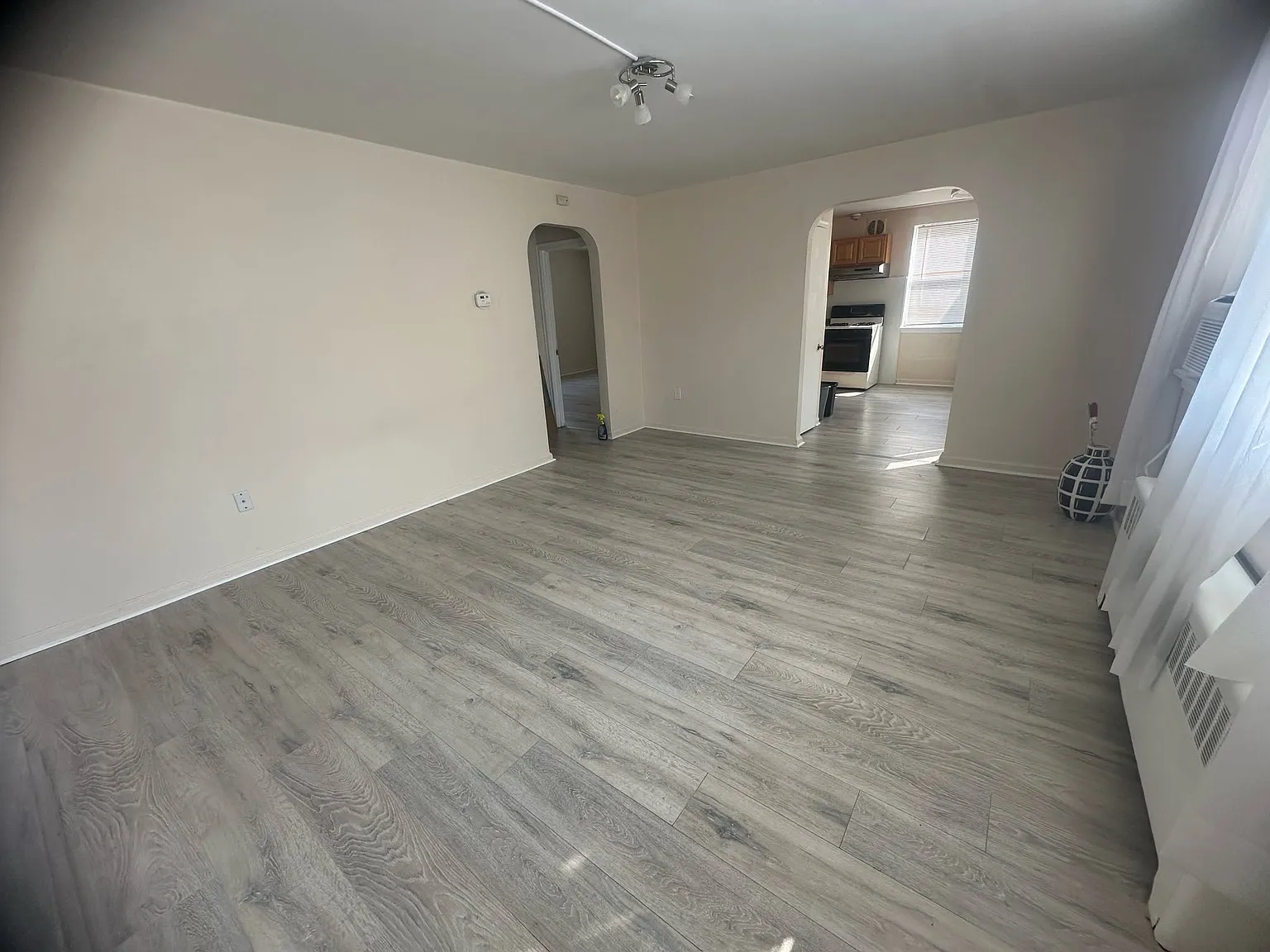 2 bed, $1,400 — Photo 2