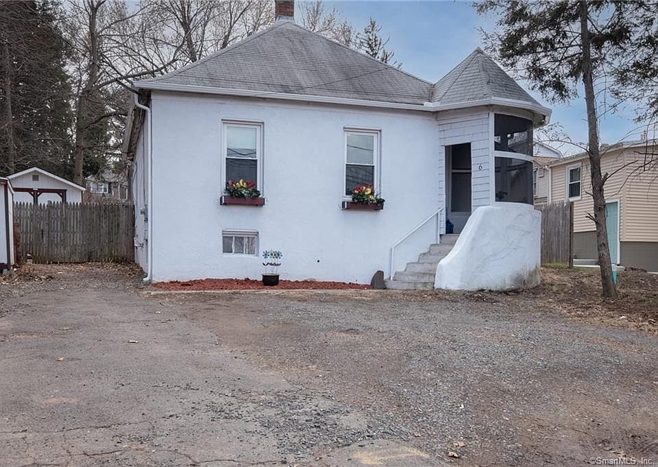 1st image of 6 White Oak Ave
