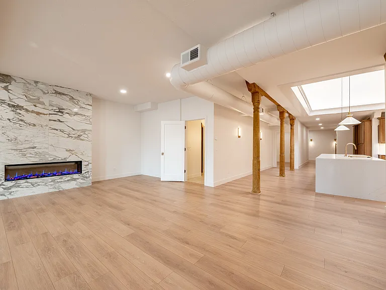 226 N Main St — Photo 17