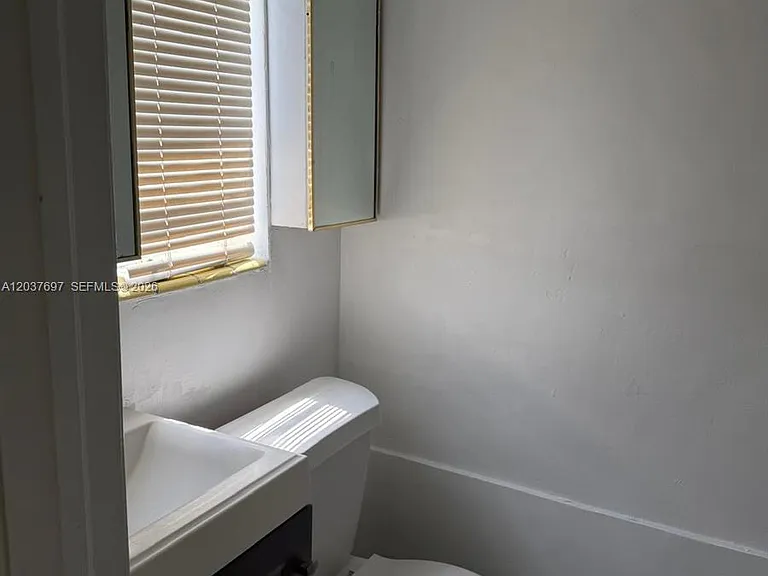 1324 N 58th Ave #1 — Photo 3