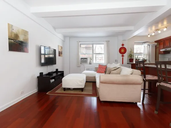 550 Grand Street image 1 of 10