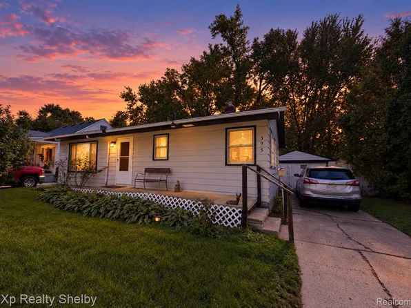 395 W Elza Ave, Hazel Park, MI 48030