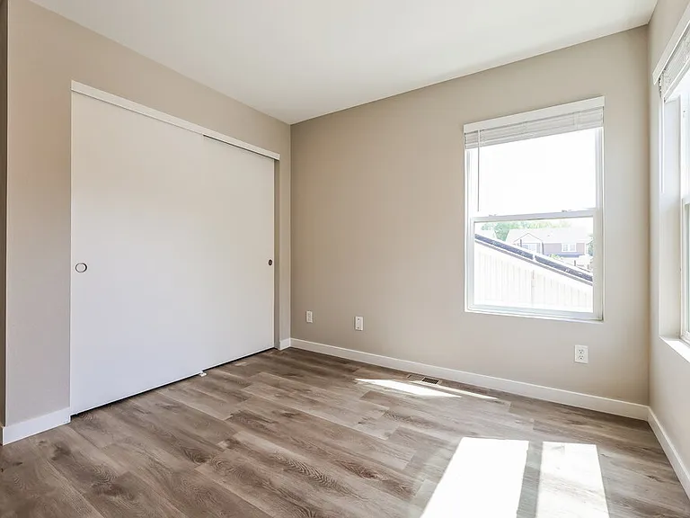18619 E 46th Pl — Photo 14