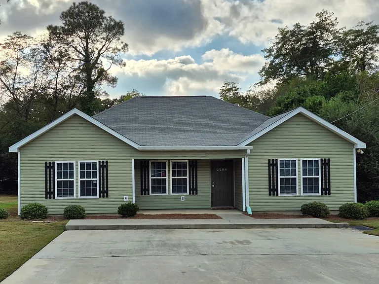 2208 Thornhill Rd — Photo 10