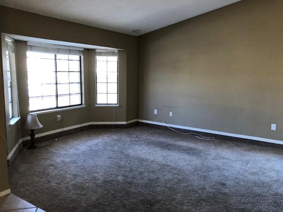 5th image of 5837 Fox Run Ct