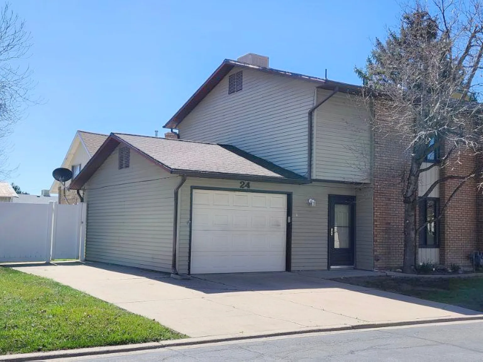 3 bed, 1.5 bath, 1200 sqft, $1,875 — Photo 1
