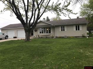 506 Quinn St N, Bricelyn, MN 56014