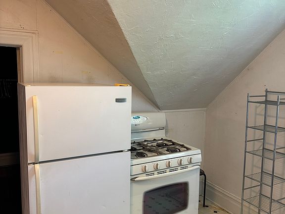 3rd image of 2332 S Windsor St APT 3