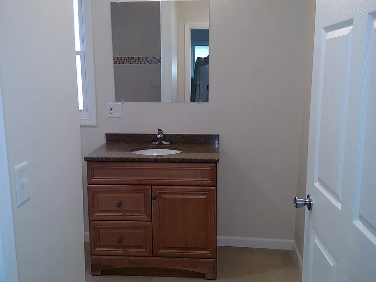 1135 Cedar St — Photo 4