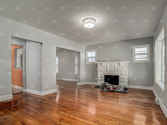 4th image of 3719 College Ave