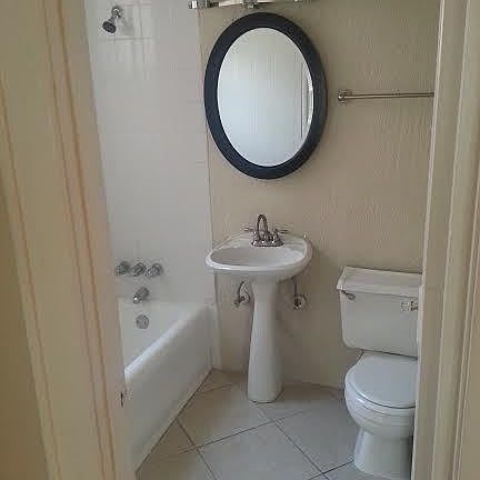 3rd image of 511 S Westland Ave APT 06