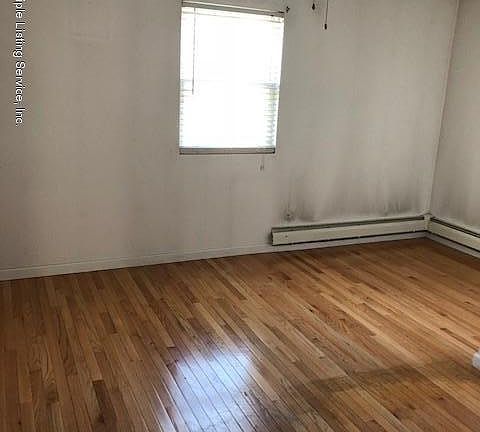 5th image of 376 Briar Pl