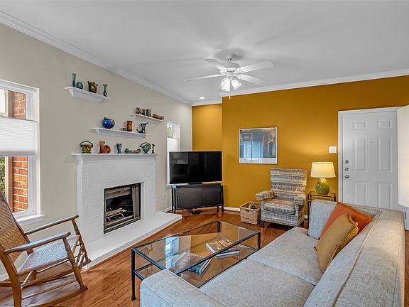 2nd image of 4041 Drake St APT 212