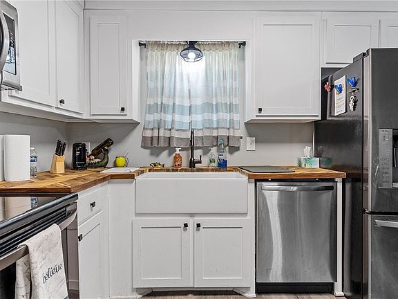 2nd image of 256 Candyce Dr #2