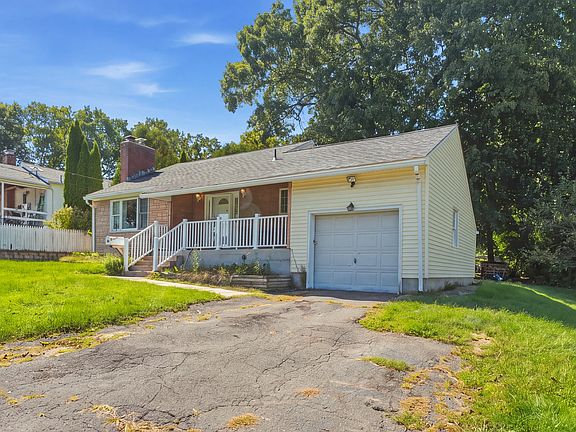3rd image of 70 Leslie Court