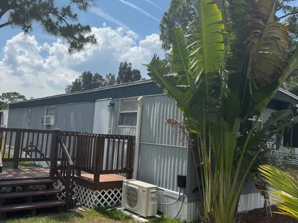 46 Phyllis Dr, Melbourne, FL 32934