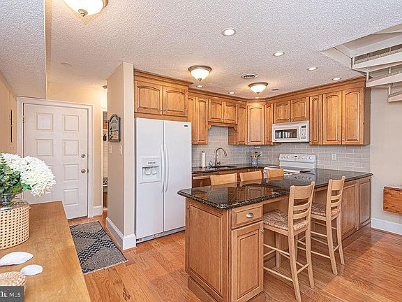 3rd image of 601 Seaweed Ln Unit 2