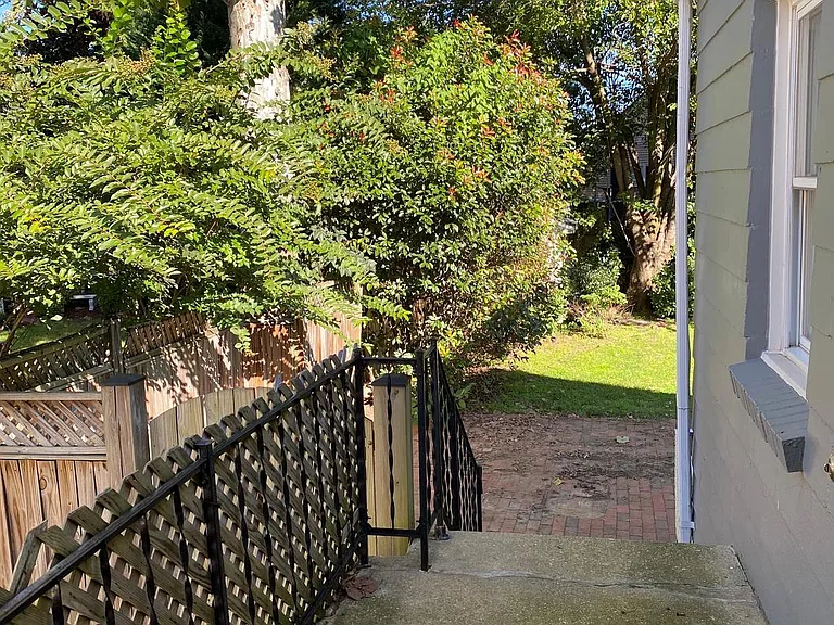 323 S Adams St — Photo 37