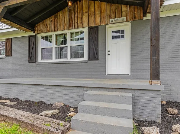 1241 Oak Grove Rd, Goodspring, TN 38460