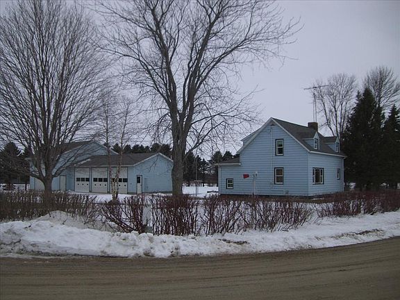 4th image of 32393 83rd St