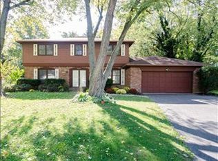 17 Concord Ct, Carmel, IN 46032