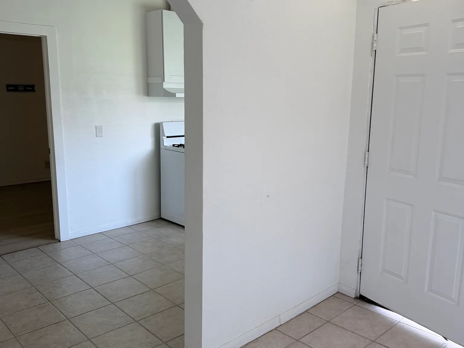 2 bed, 700 sqft, $2,650 — Photo 2