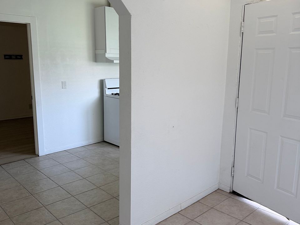 2nd image of 15722 Larch Ave #3