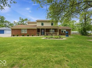 1343 S Buttercup Dr, New Palestine, IN 46163