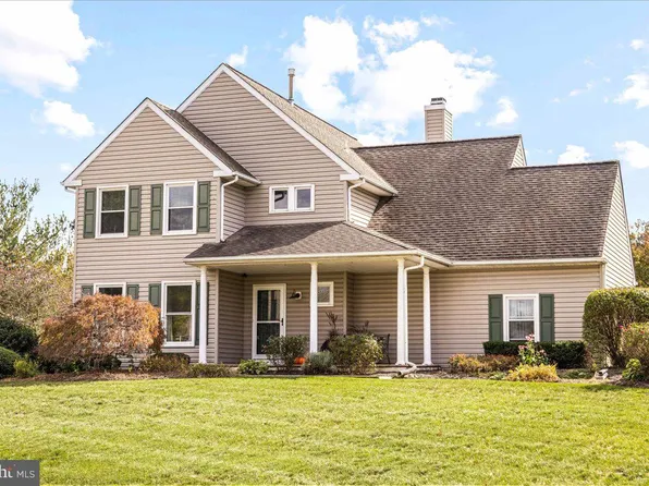 1370 Roberts Rd, Gilbertsville, PA 19525