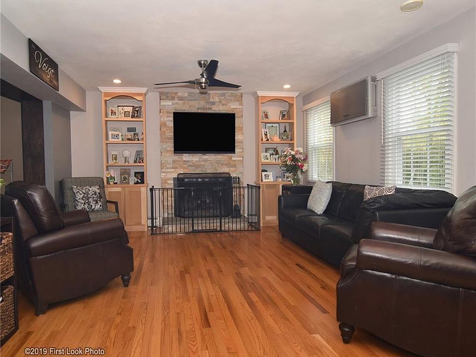 11 Castleton Dr, Cranston, RI 02921 Zillow