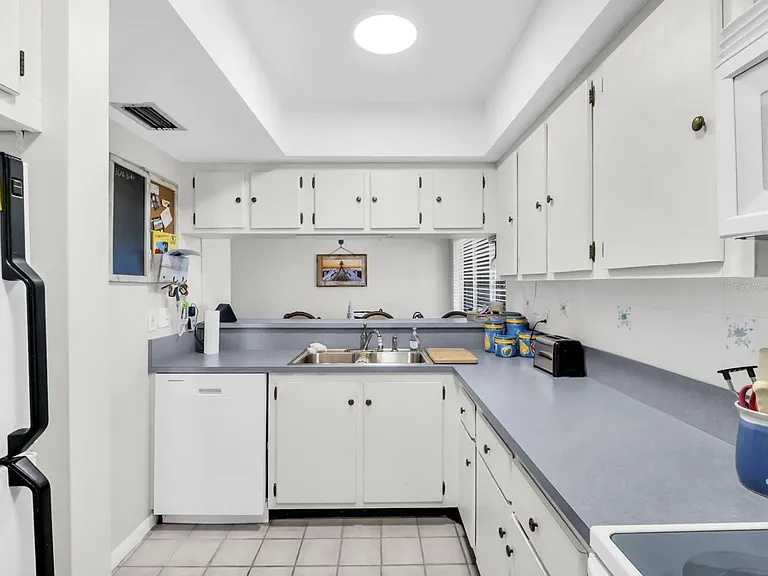 Windrush Bay Dr — Photo 15
