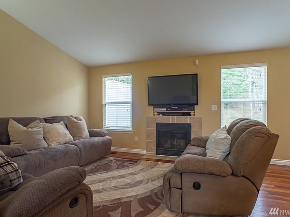 5th image of 943 Chatham Dr SE