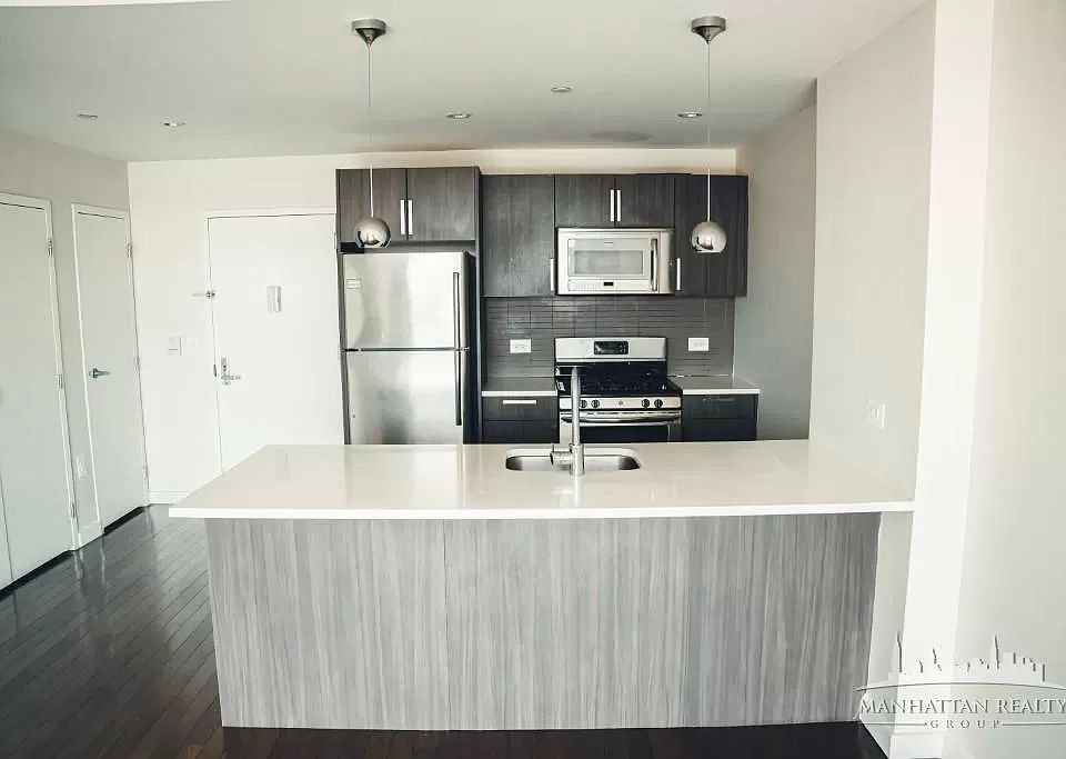 1st image of 12-15 Broadway #514