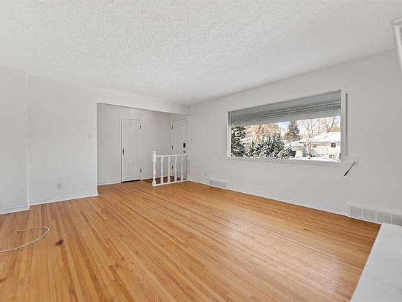 5th image of 3414 31st St SW