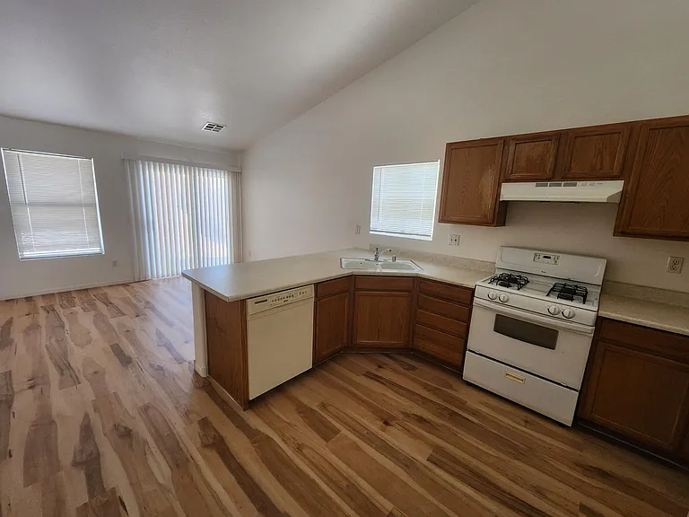 2732 Echo Springs St — Photo 8