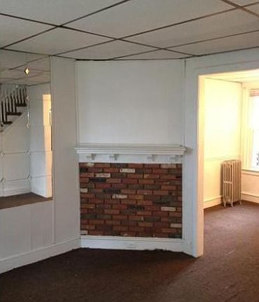 3rd image of 1225 E Stafford St