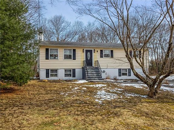 2nd image of 5 William Penn Ct