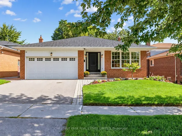 11 Doubletree Rd, Toronto, ON M2J 3Z3