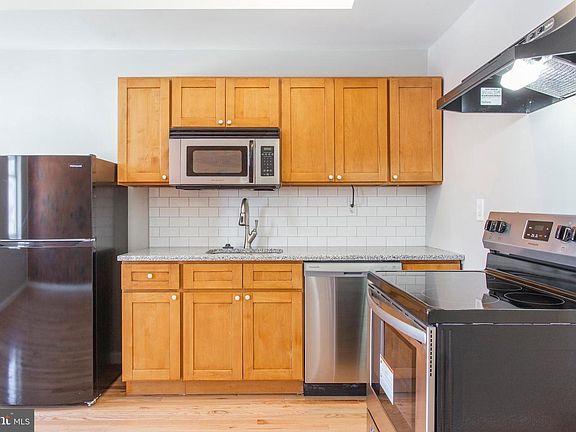 2nd image of 1843 N Van Pelt St Floor 3
