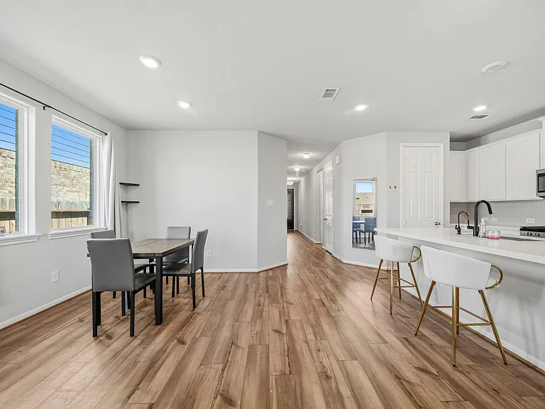 2420 Solaris Bend Dr — Photo 10