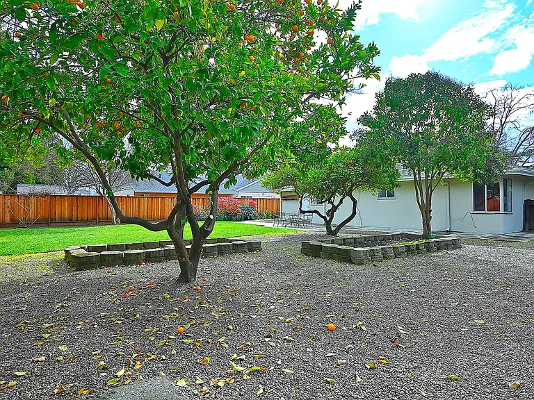 312 Gloria Dr — Photo 12