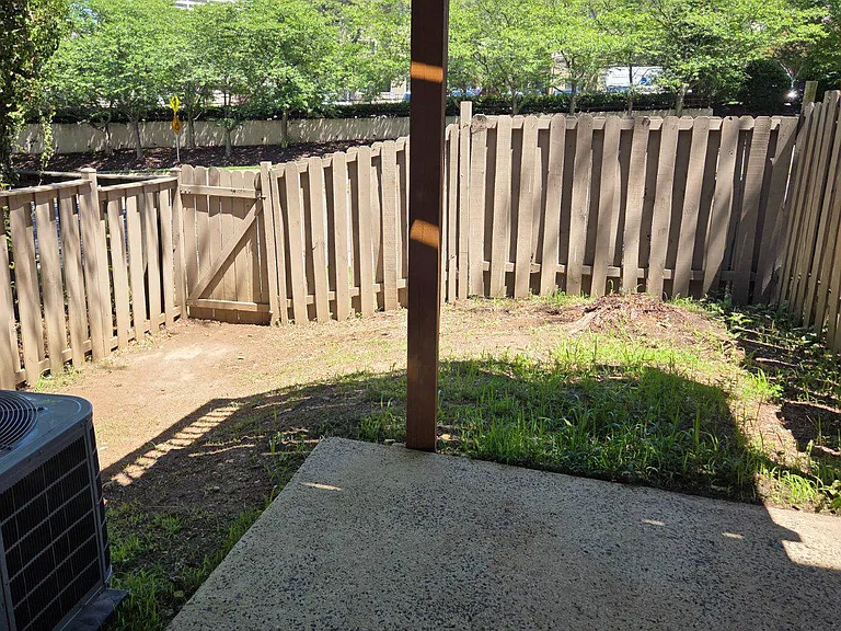 1733 Cy Ct — Photo 14