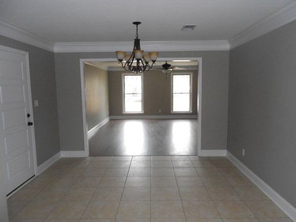 4th image of 105 Wisteria Ln