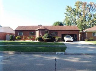 22024 Statler St, Saint Clair Shores, MI 48081